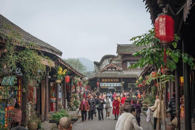 飞夺泸定桥时,敌军为何只拆木板而不炸桥?杨成武含泪道出实情